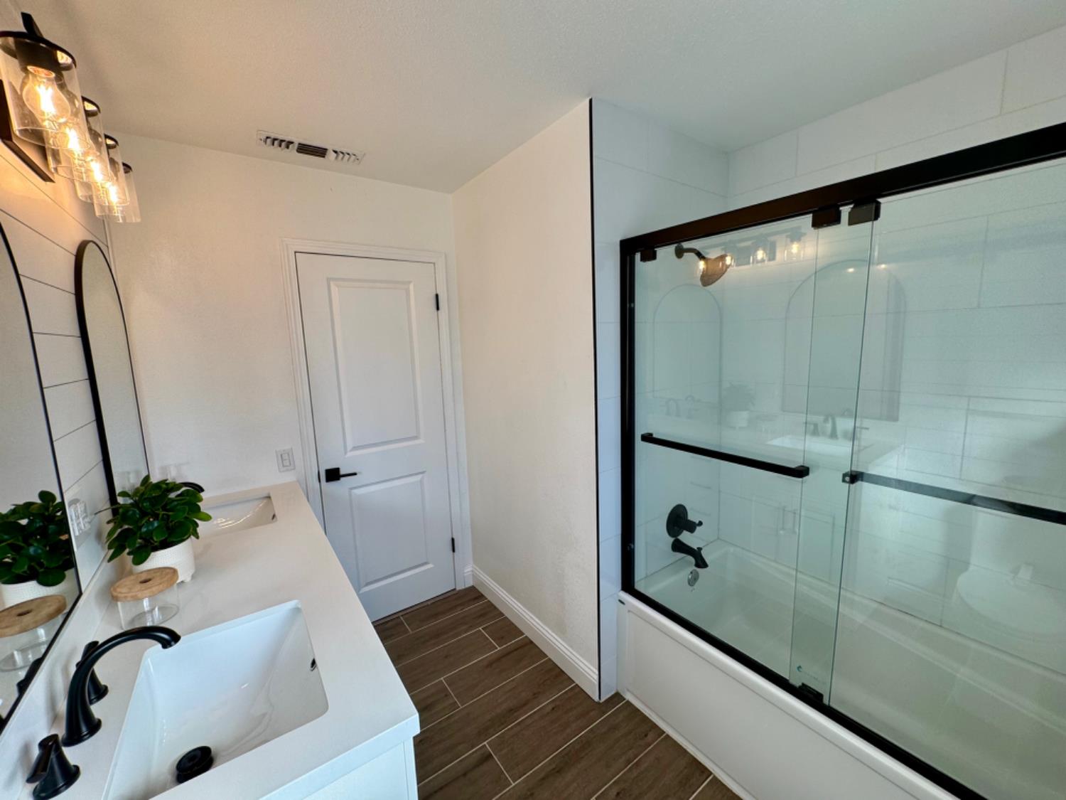 Detail Gallery Image 19 of 36 For 570 S Minaret Ave, Turlock,  CA 95380 - 3 Beds | 1 Baths