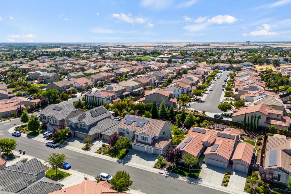 Detail Gallery Image 68 of 89 For 981 Dusty Stone Loop, Rocklin,  CA 95765 - 5 Beds | 5 Baths