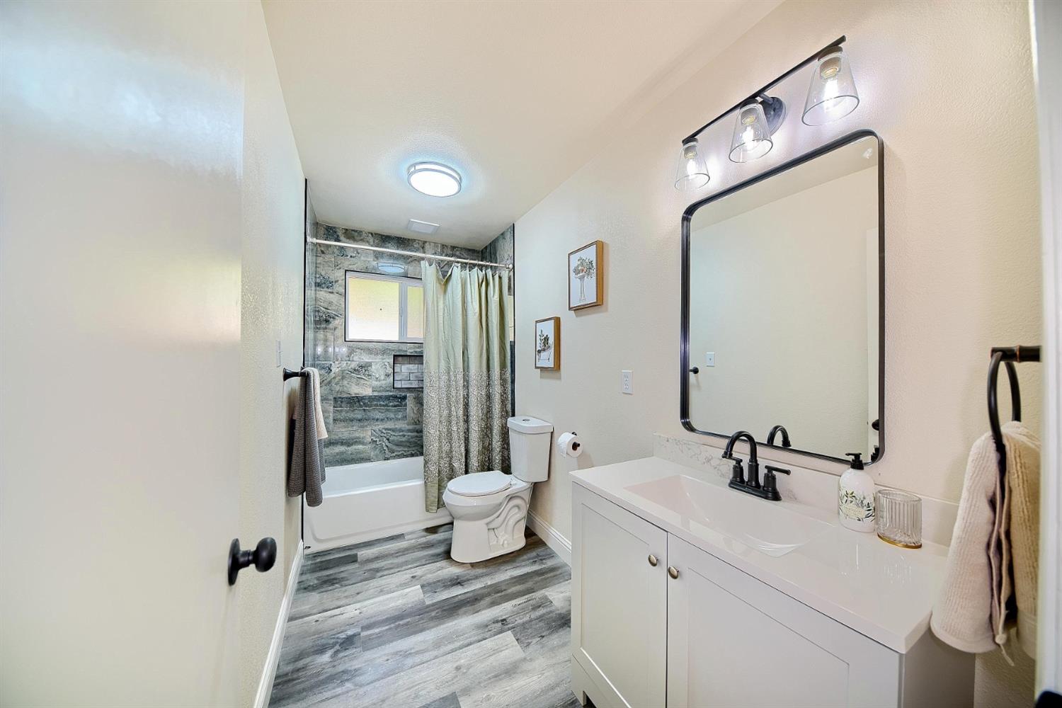Detail Gallery Image 16 of 32 For 5416 Ridgeway Ave, Stockton,  CA 95207 - 4 Beds | 2 Baths