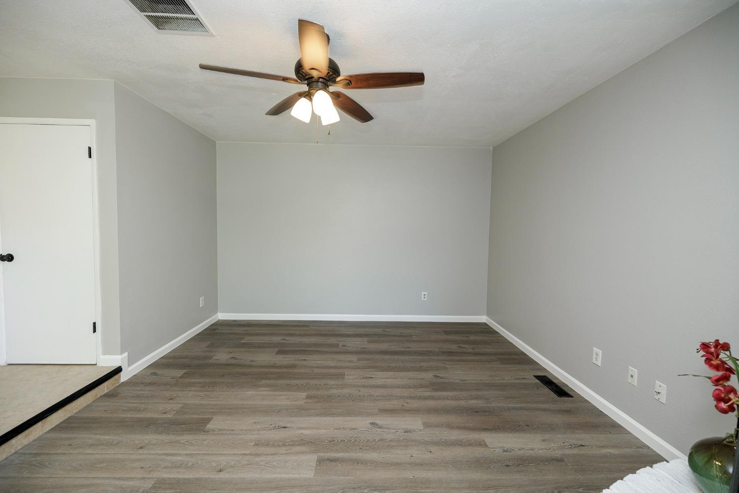Detail Gallery Image 31 of 66 For 2404 San Domingo Way, Modesto,  CA 95355 - 3 Beds | 2 Baths