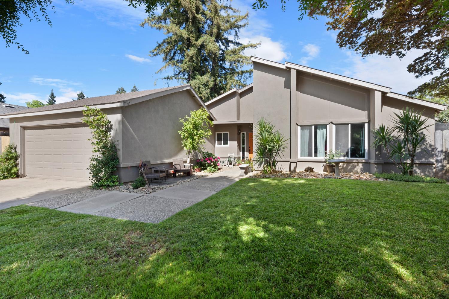 Detail Gallery Image 2 of 18 For 3625 Brookline St, Modesto,  CA 95356 - 3 Beds | 2 Baths