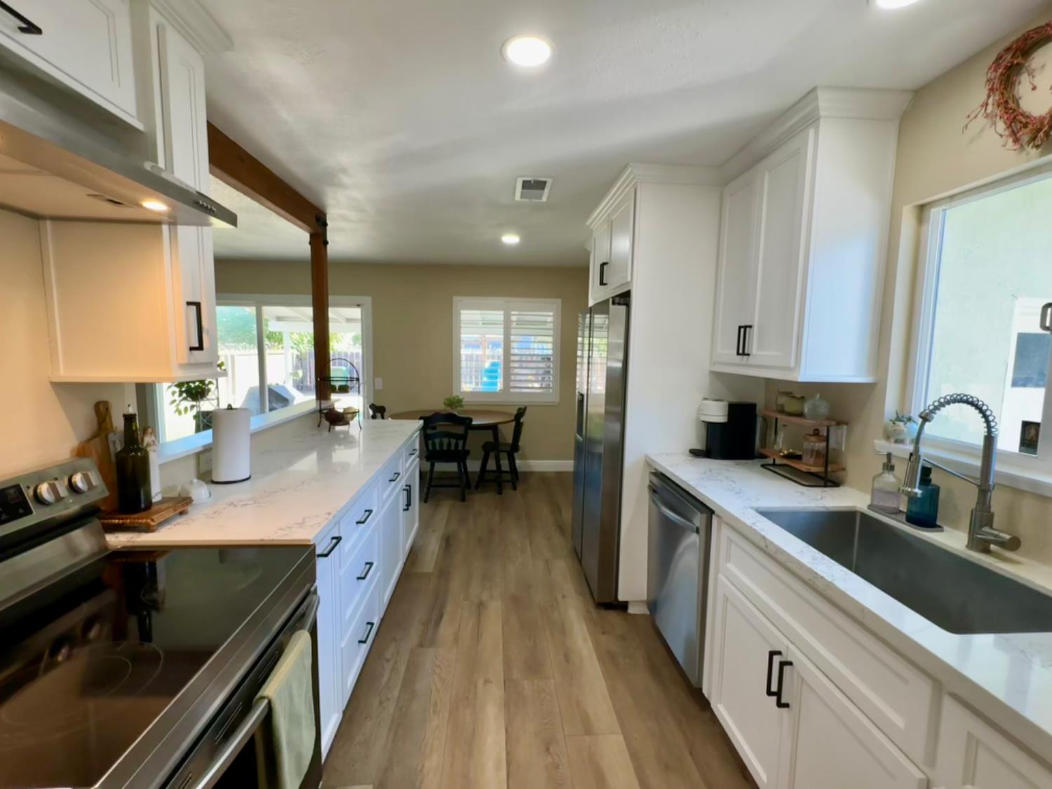 Detail Gallery Image 5 of 36 For 570 S Minaret Ave, Turlock,  CA 95380 - 3 Beds | 1 Baths