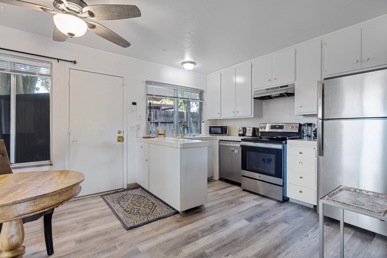 Detail Gallery Image 11 of 29 For 6415 Plymouth Rd, Stockton,  CA 95207 - 2 Beds | 1 Baths