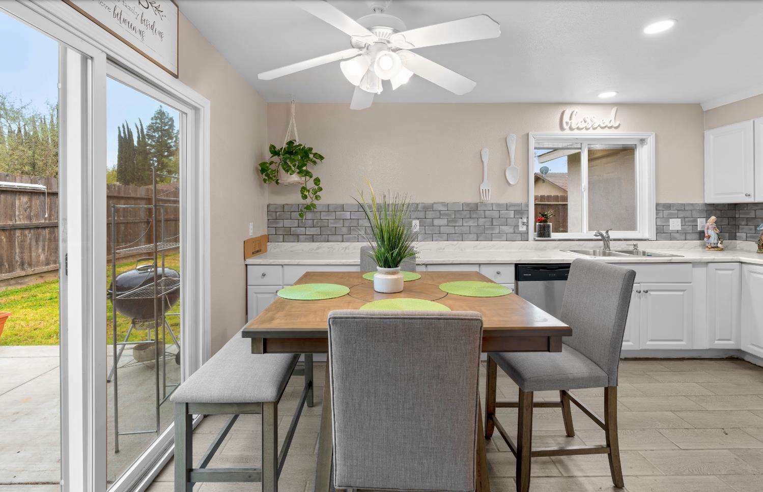 Detail Gallery Image 12 of 23 For 508 Mary Todd Ln, Modesto,  CA 95354 - 4 Beds | 2 Baths