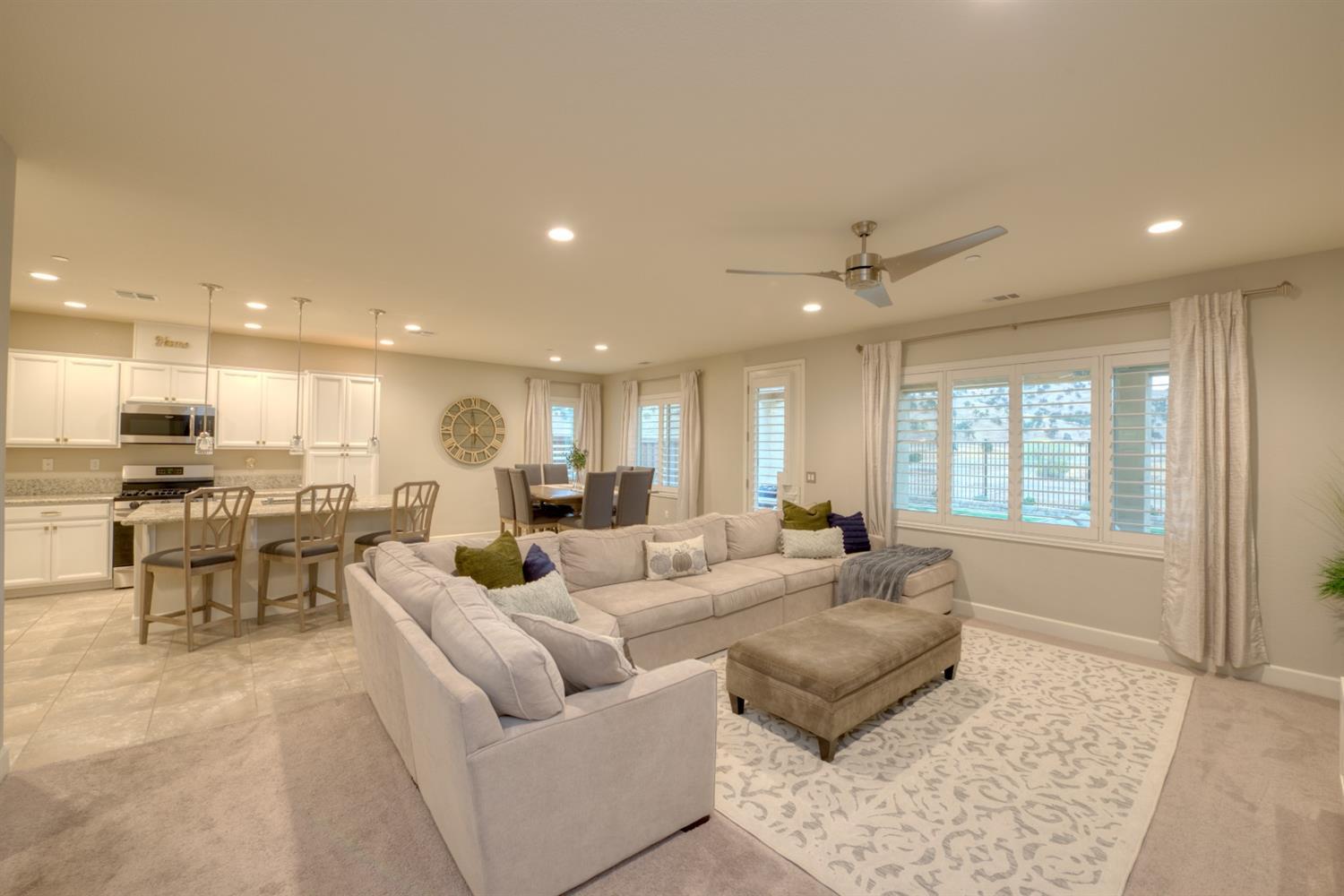 Detail Gallery Image 8 of 24 For 9678 Cabernet Ct, Patterson,  CA 95363 - 5 Beds | 3 Baths