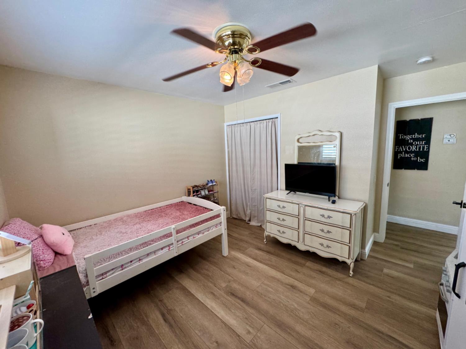 Detail Gallery Image 26 of 36 For 570 S Minaret Ave, Turlock,  CA 95380 - 3 Beds | 1 Baths