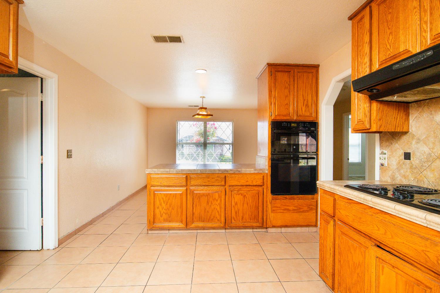 Detail Gallery Image 11 of 70 For 277 Garden Circle Dr, Manteca,  CA 95336 - 3 Beds | 2 Baths