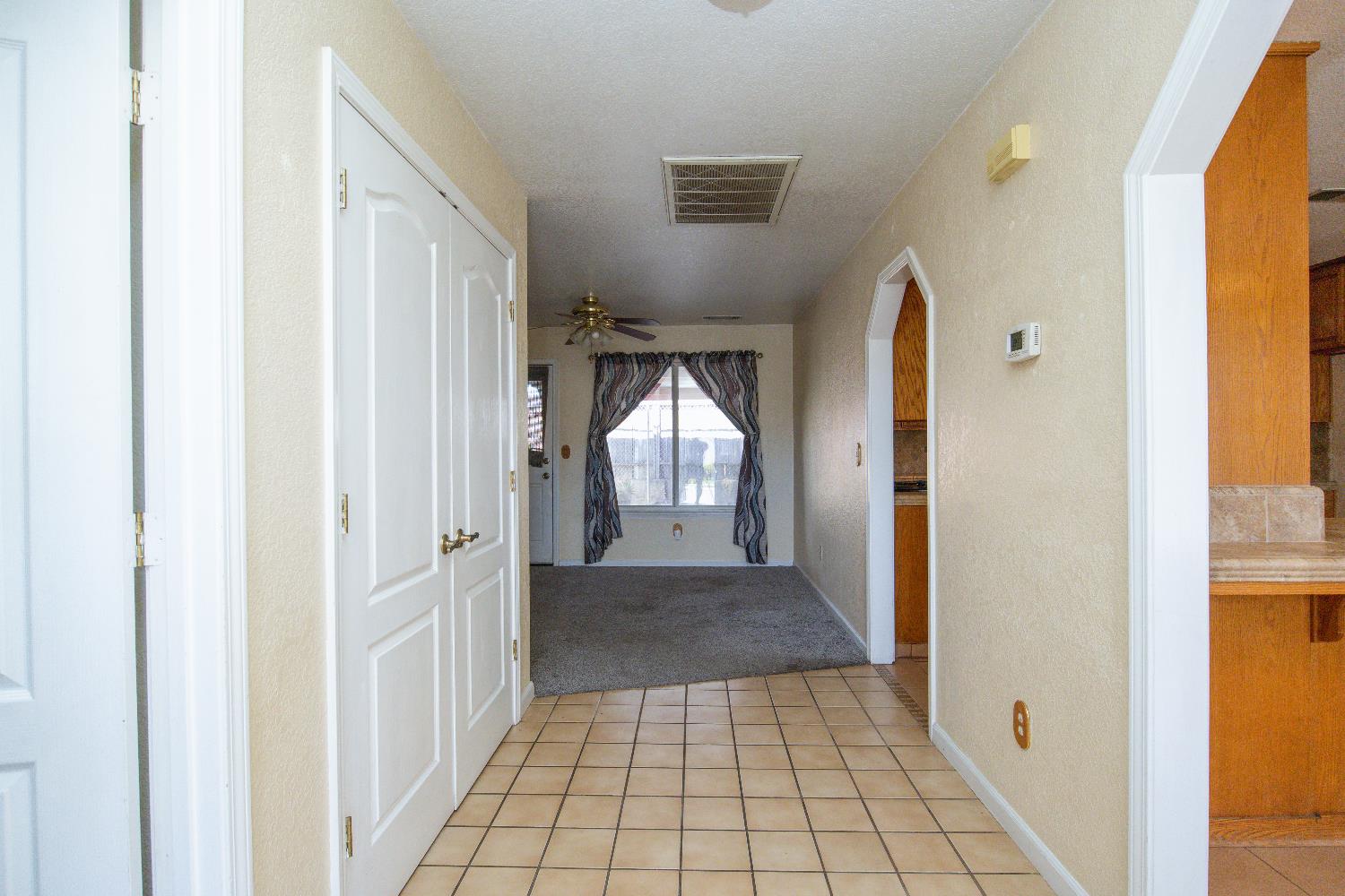 Detail Gallery Image 4 of 70 For 277 Garden Circle Dr, Manteca,  CA 95336 - 3 Beds | 2 Baths