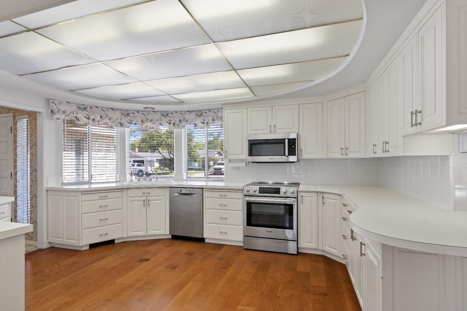 Detail Gallery Image 5 of 41 For 1909 Rockford Ave, Modesto,  CA 95355 - 3 Beds | 3 Baths