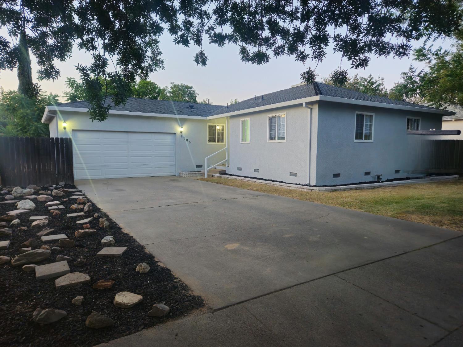 Detail Gallery Image 25 of 26 For 1905 Evergreen Ave, Modesto,  CA 95350 - 3 Beds | 2 Baths