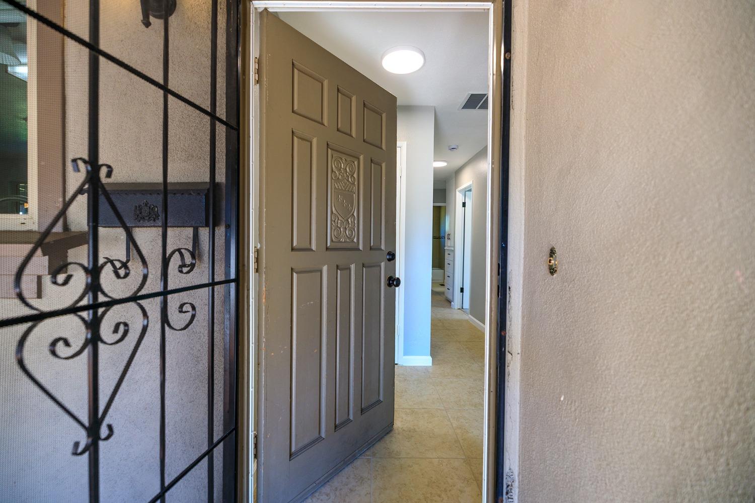 Detail Gallery Image 8 of 66 For 2404 San Domingo Way, Modesto,  CA 95355 - 3 Beds | 2 Baths