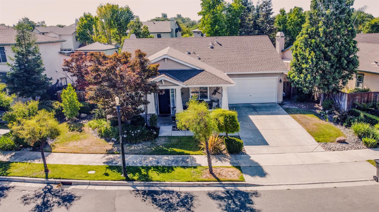 Detail Gallery Image 1 of 29 For 1863 Vintage Cir, Oakdale,  CA 95361 - 3 Beds | 2 Baths