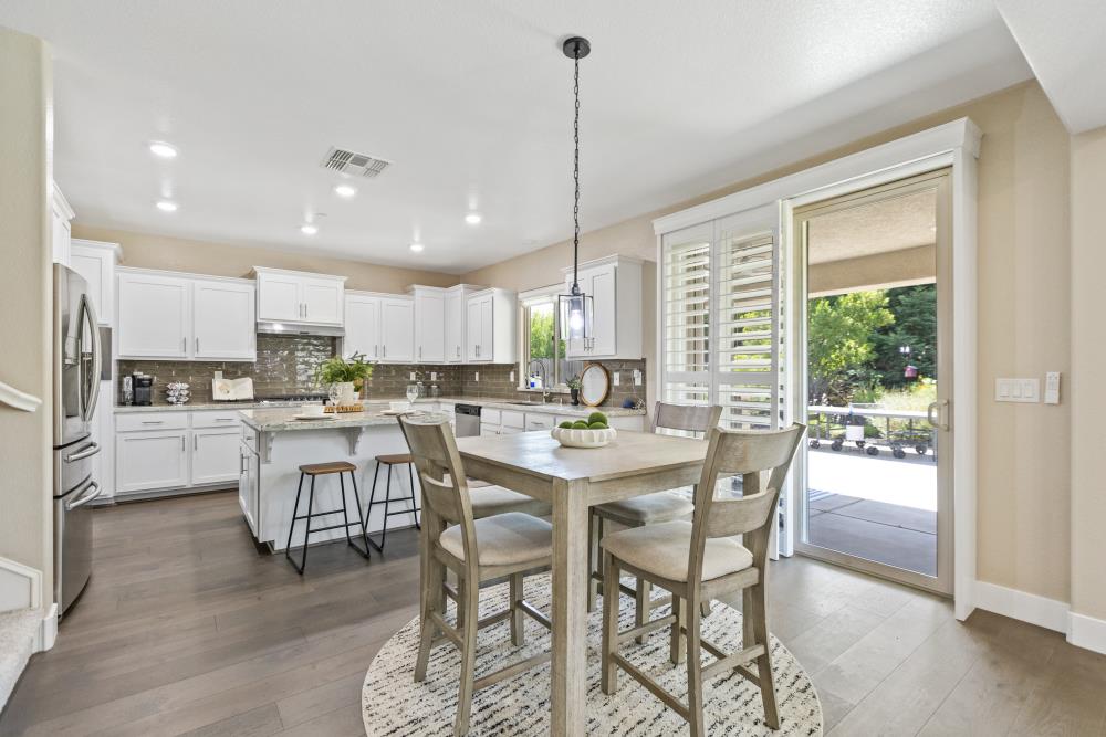 Detail Gallery Image 15 of 89 For 981 Dusty Stone Loop, Rocklin,  CA 95765 - 5 Beds | 5 Baths