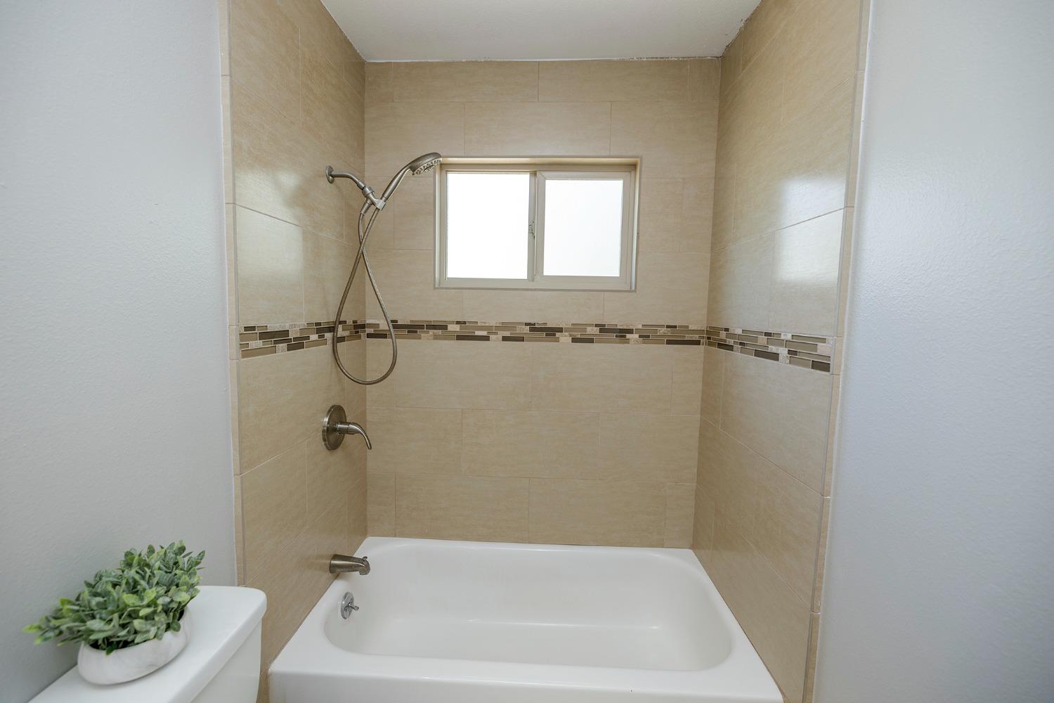 Detail Gallery Image 44 of 66 For 2404 San Domingo Way, Modesto,  CA 95355 - 3 Beds | 2 Baths