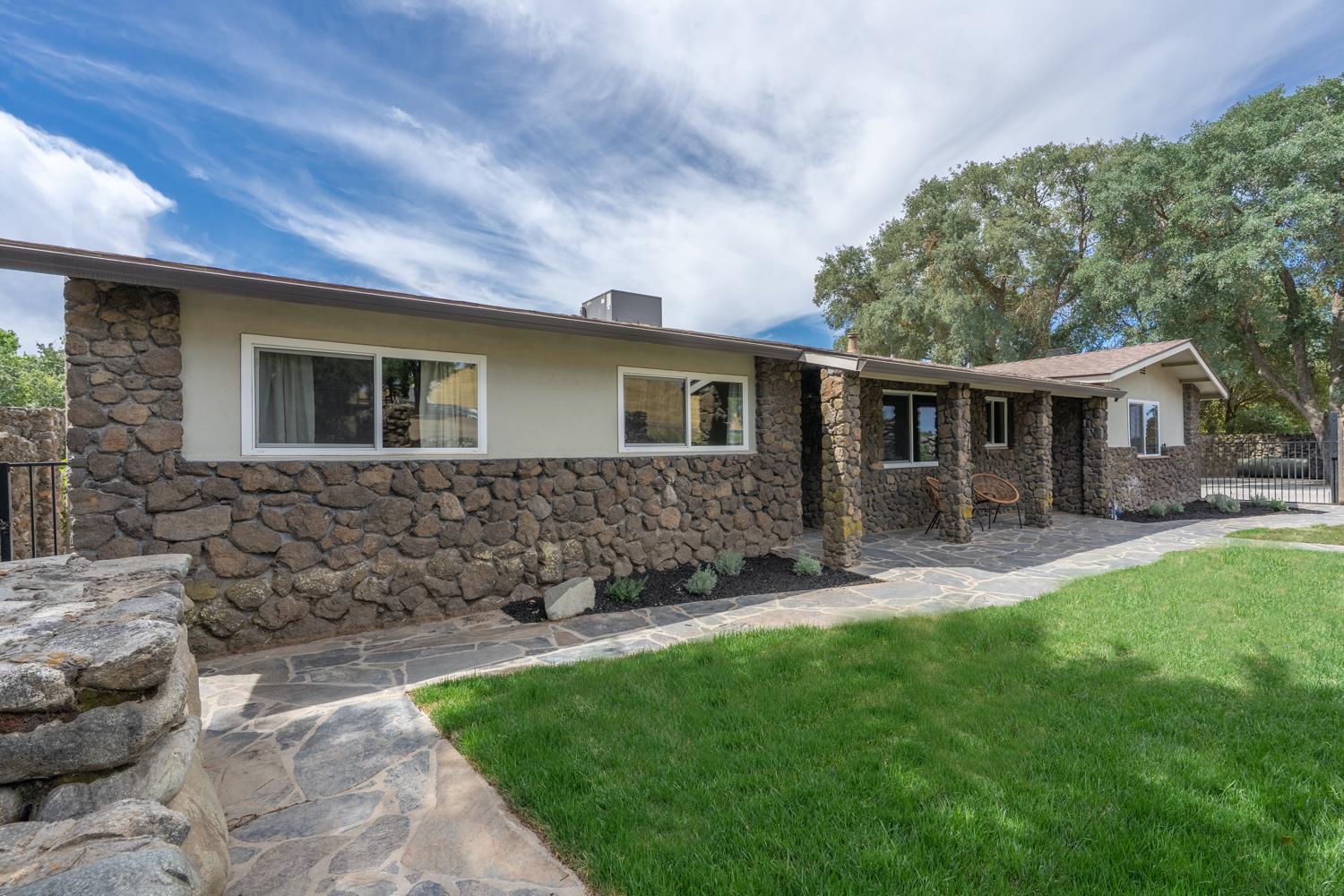Detail Gallery Image 9 of 30 For 11812 Rodden Rd, Oakdale,  CA 95361 - 3 Beds | 2 Baths