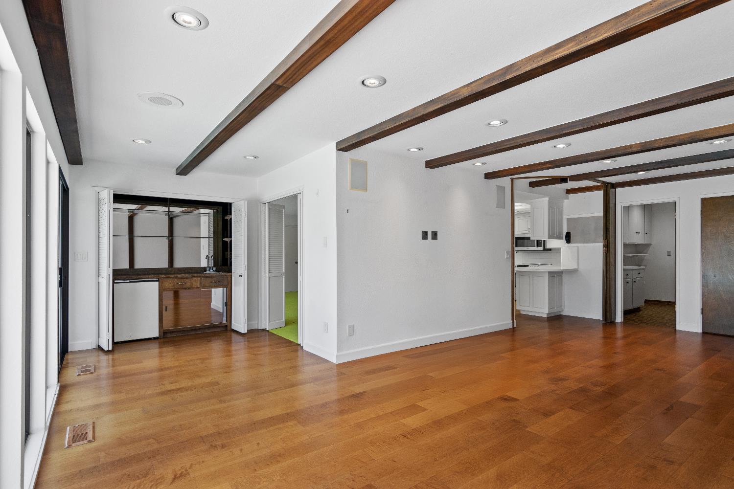 Detail Gallery Image 9 of 41 For 1909 Rockford Ave, Modesto,  CA 95355 - 3 Beds | 3 Baths