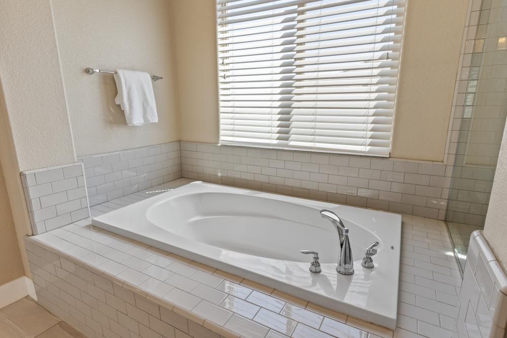 Detail Gallery Image 32 of 89 For 981 Dusty Stone Loop, Rocklin,  CA 95765 - 5 Beds | 5 Baths