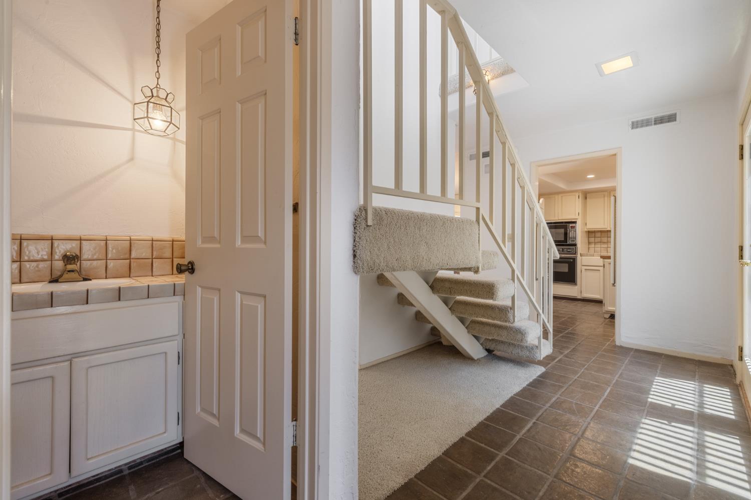 Detail Gallery Image 9 of 39 For 1347 Paseo Redondo Dr, Merced,  CA 95348 - 2 Beds | 2/1 Baths