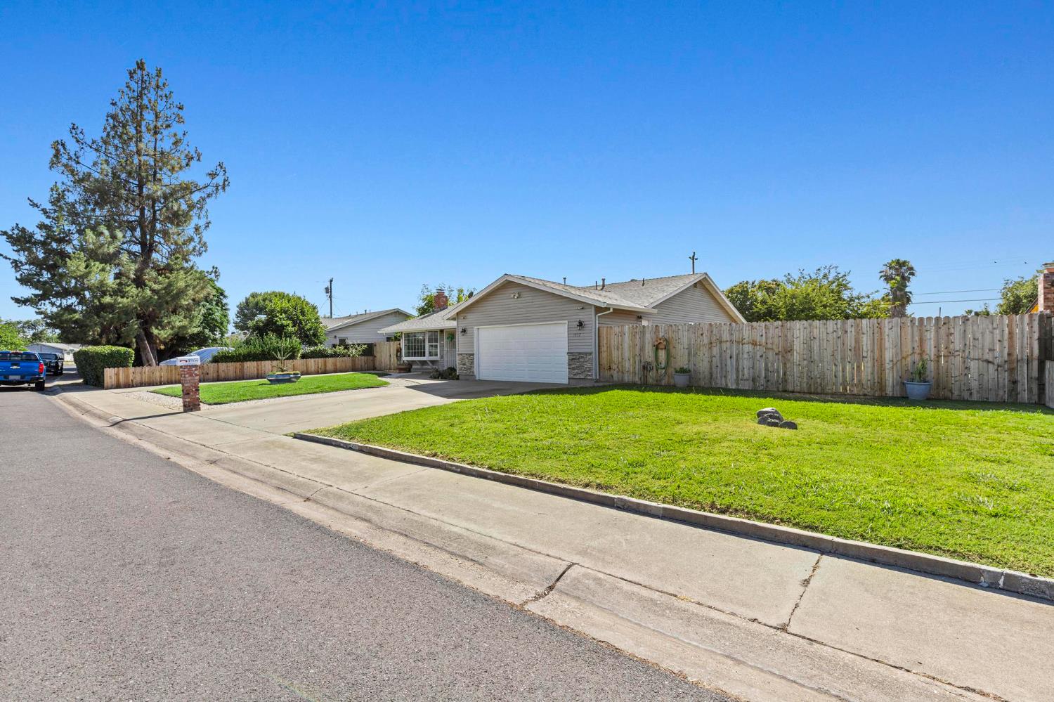 Detail Gallery Image 12 of 53 For 1957 Pinewood Way, Marysville,  CA 95901 - 3 Beds | 2 Baths