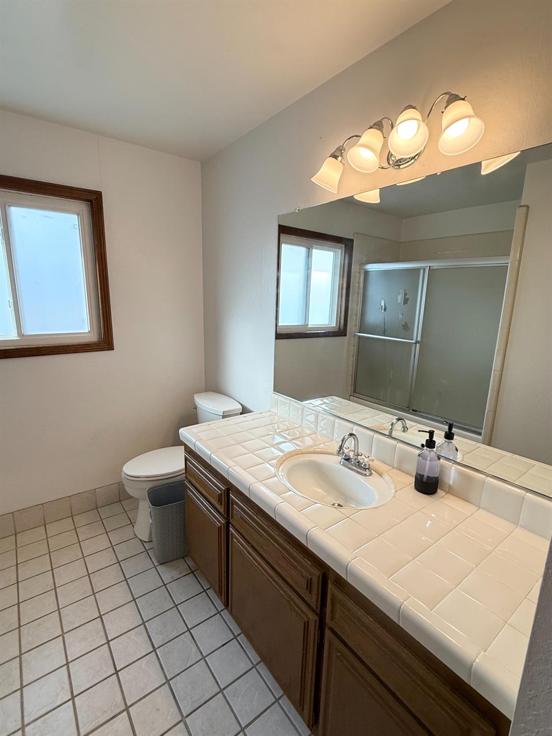 Detail Gallery Image 29 of 43 For 9853 Sleepy Hollow Ct, Stockton,  CA 95209 - 4 Beds | 2/1 Baths
