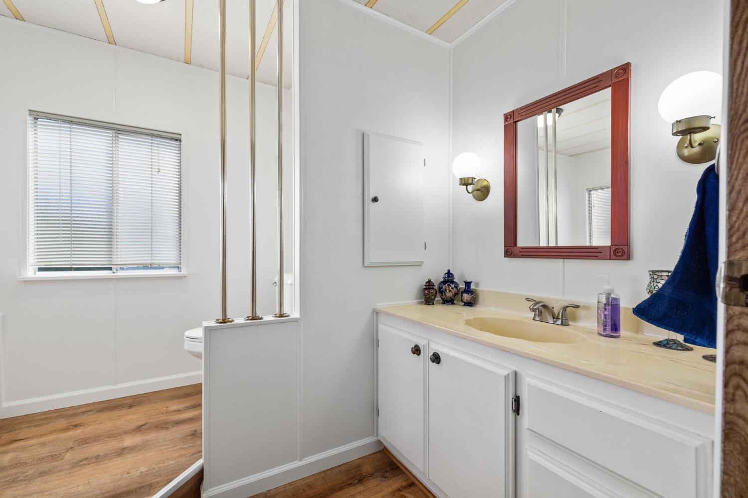 Detail Gallery Image 6 of 21 For 1200 S Carpenter Rd 4, Modesto,  CA 95351 - 3 Beds | 2 Baths