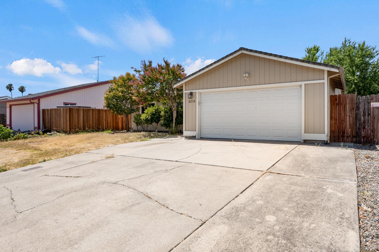 Detail Gallery Image 8 of 38 For 8216 Essen Way, Sacramento,  CA 95823 - 3 Beds | 2 Baths