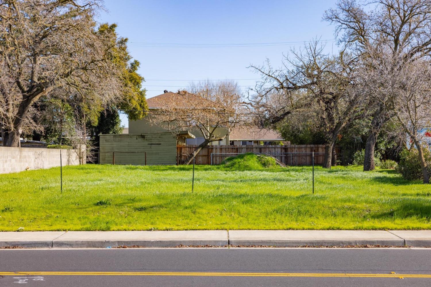 Detail Gallery Image 8 of 20 For 8869 Williamson Dr, Elk Grove,  CA 95624 - – Beds | – Baths