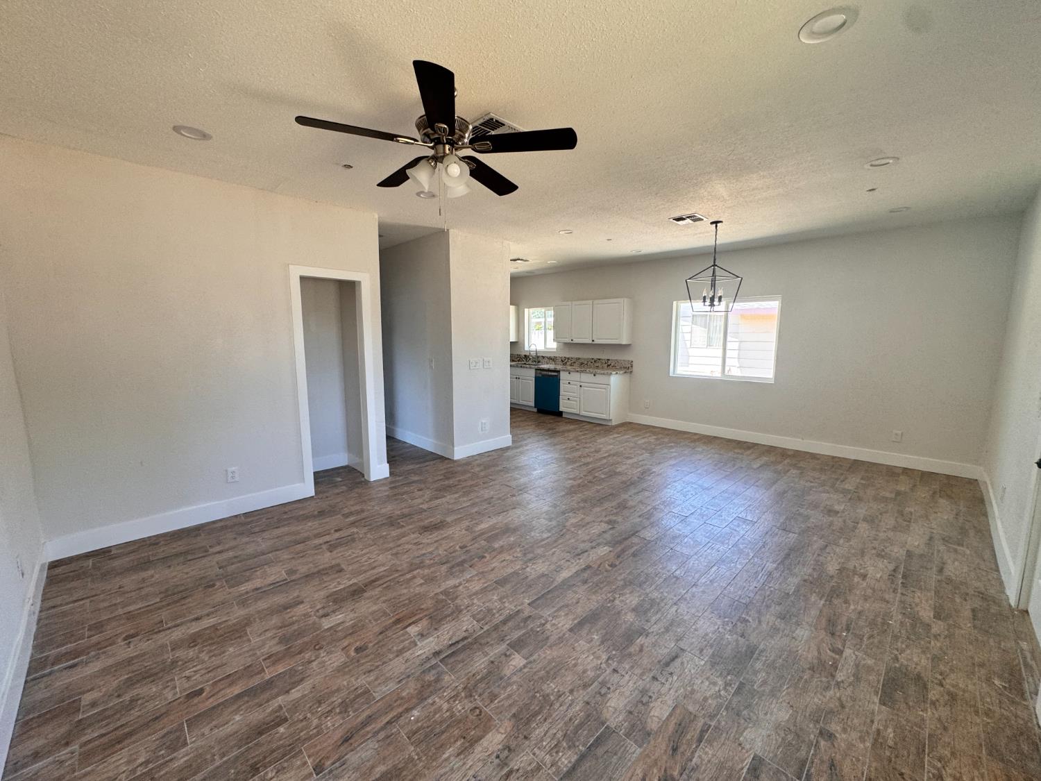 Detail Gallery Image 3 of 20 For 2374 Birch St, Live Oak,  CA 95953 - 3 Beds | 2 Baths