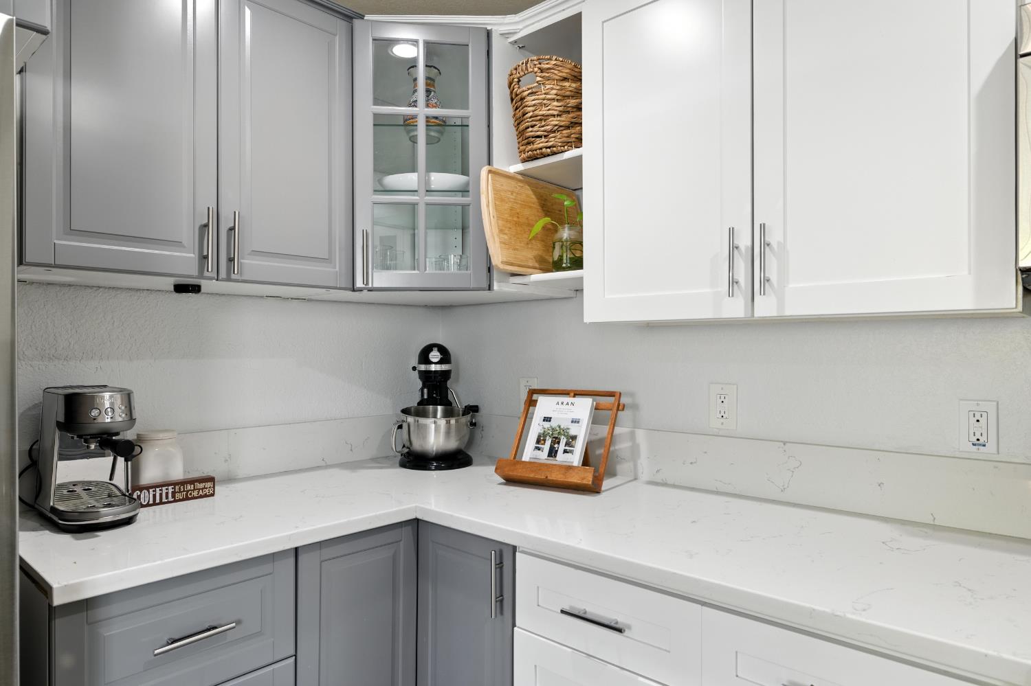 Detail Gallery Image 11 of 39 For 5302 Illinois Ave, Fair Oaks,  CA 95628 - 3 Beds | 2 Baths