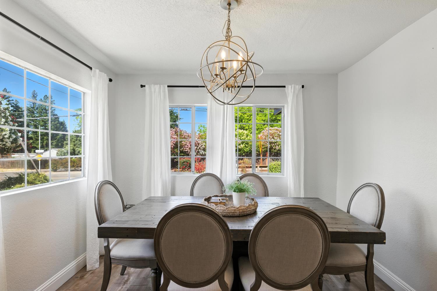 Detail Gallery Image 13 of 39 For 5302 Illinois Ave, Fair Oaks,  CA 95628 - 3 Beds | 2 Baths