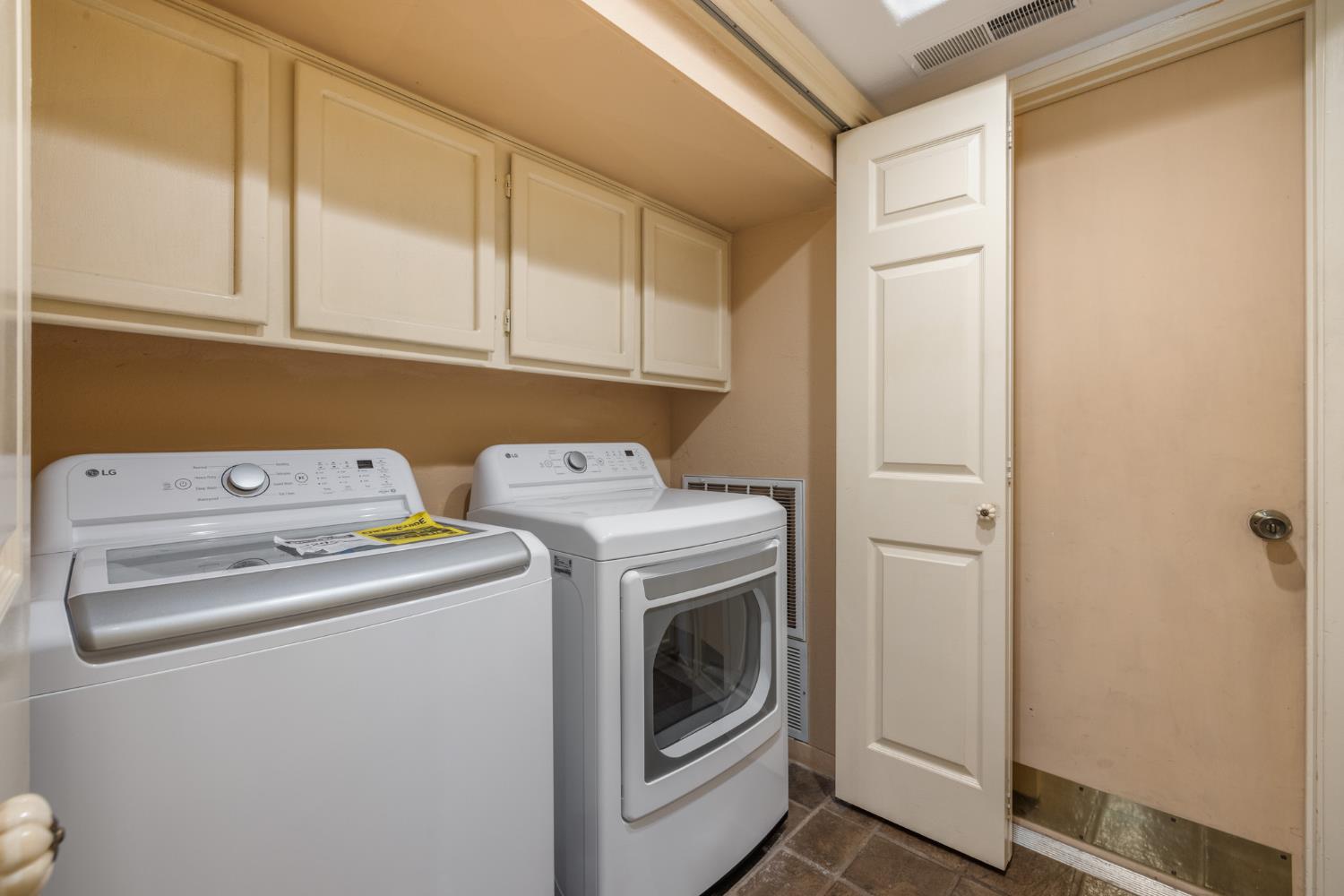 Detail Gallery Image 17 of 39 For 1347 Paseo Redondo Dr, Merced,  CA 95348 - 2 Beds | 2/1 Baths