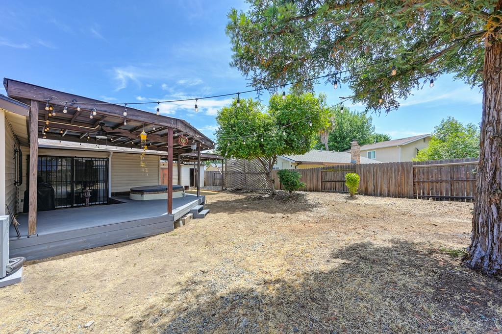 Detail Gallery Image 27 of 29 For 4200 Rose Valley Way, Sacramento,  CA 95826 - 3 Beds | 2 Baths