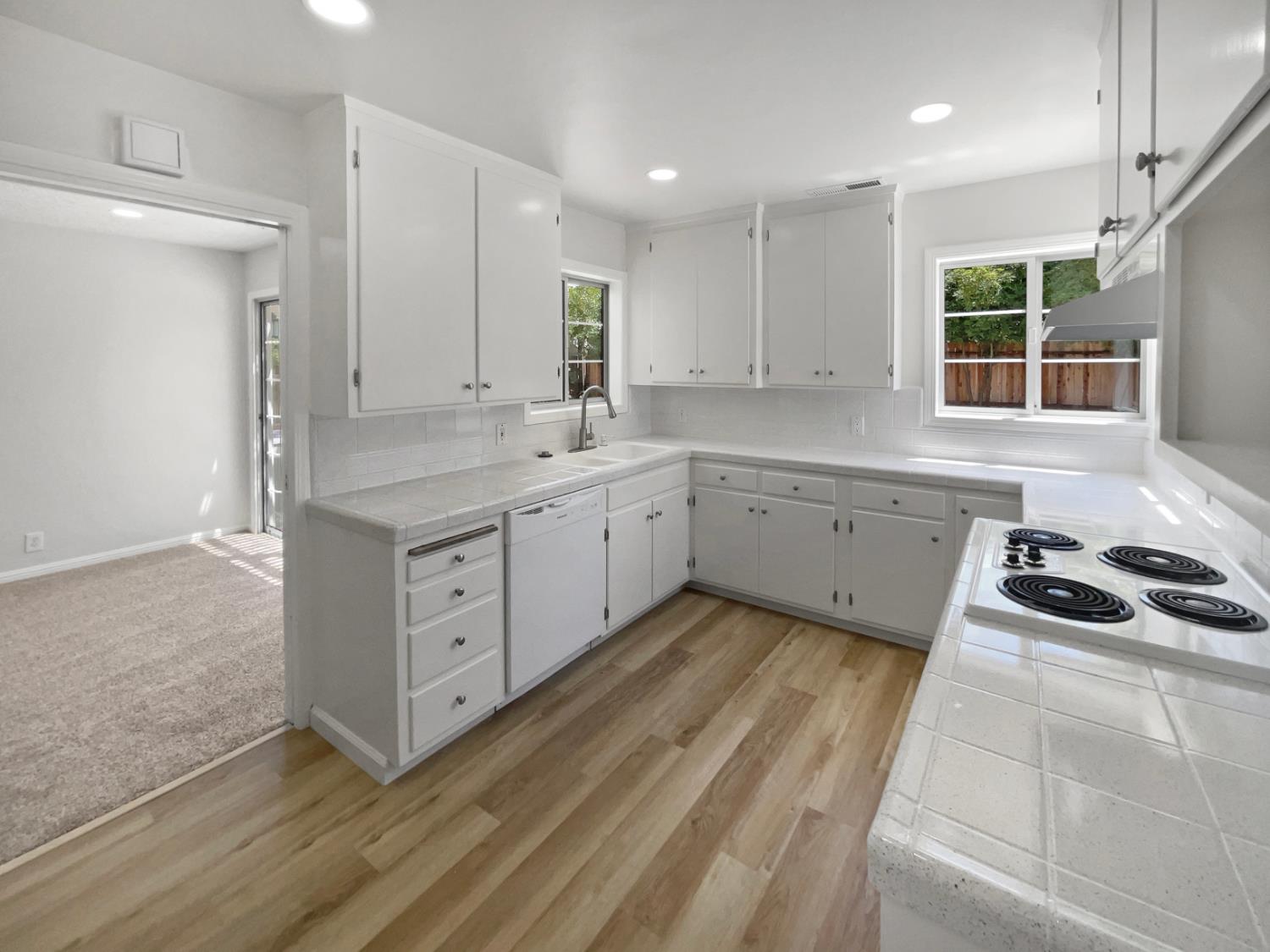 Detail Gallery Image 18 of 22 For 3108 Crest Haven Dr, Sacramento,  CA 95821 - 3 Beds | 1/1 Baths