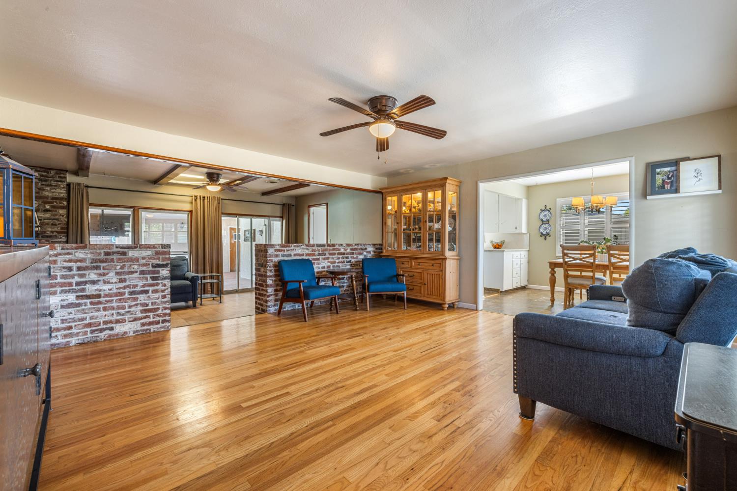 Detail Gallery Image 8 of 43 For 1321 Cypress Ave, Modesto,  CA 95350 - 3 Beds | 2/1 Baths