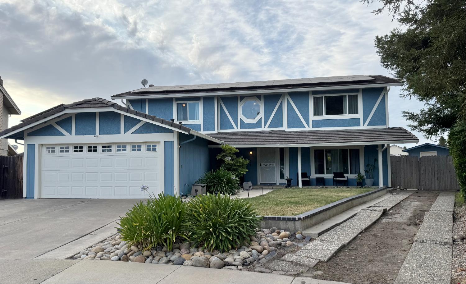 Detail Gallery Image 2 of 43 For 9853 Sleepy Hollow Ct, Stockton,  CA 95209 - 4 Beds | 2/1 Baths