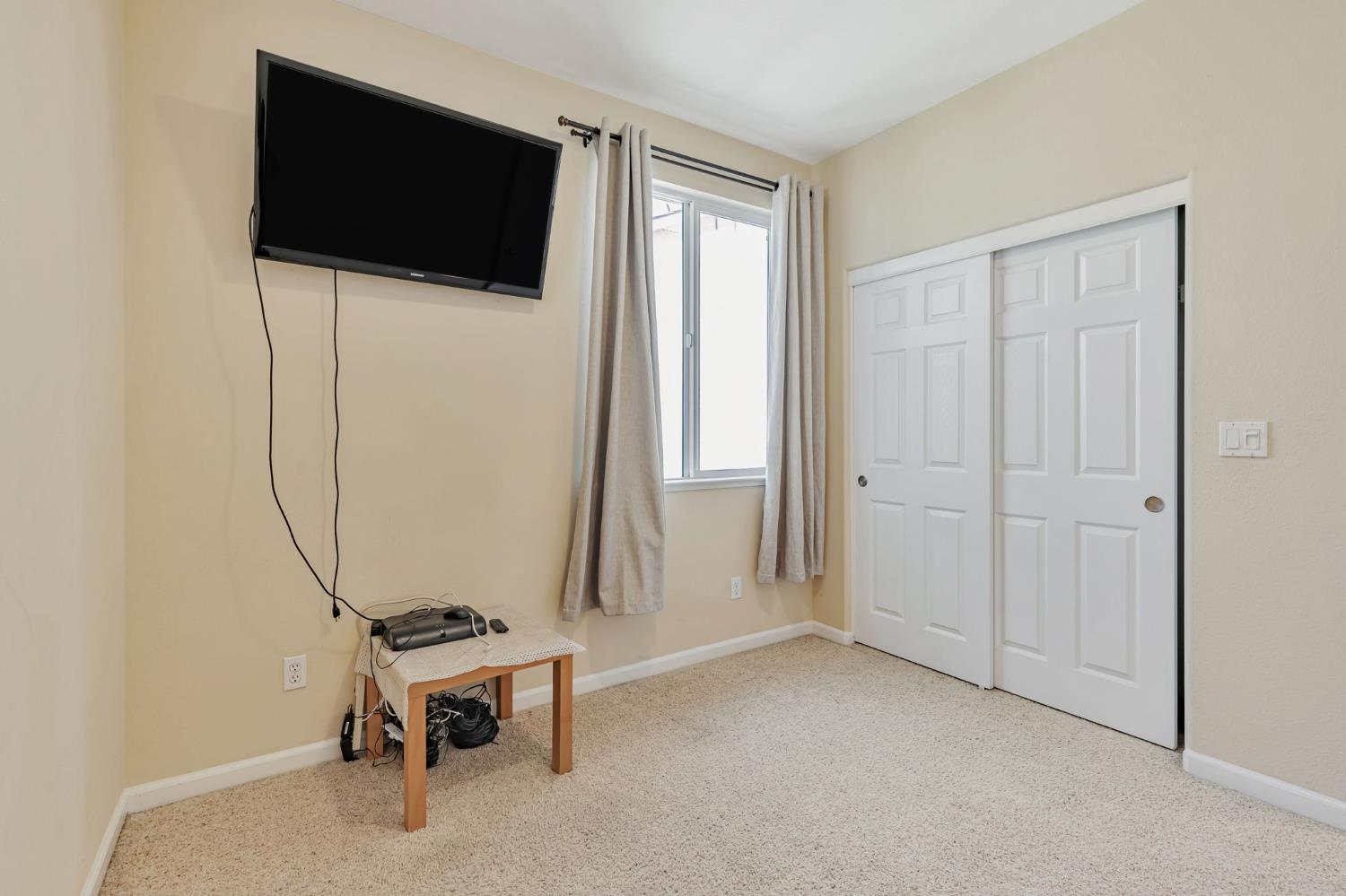 Detail Gallery Image 29 of 42 For 17002 Pecan Hollow Way, Lathrop,  CA 95330 - 4 Beds | 2/1 Baths