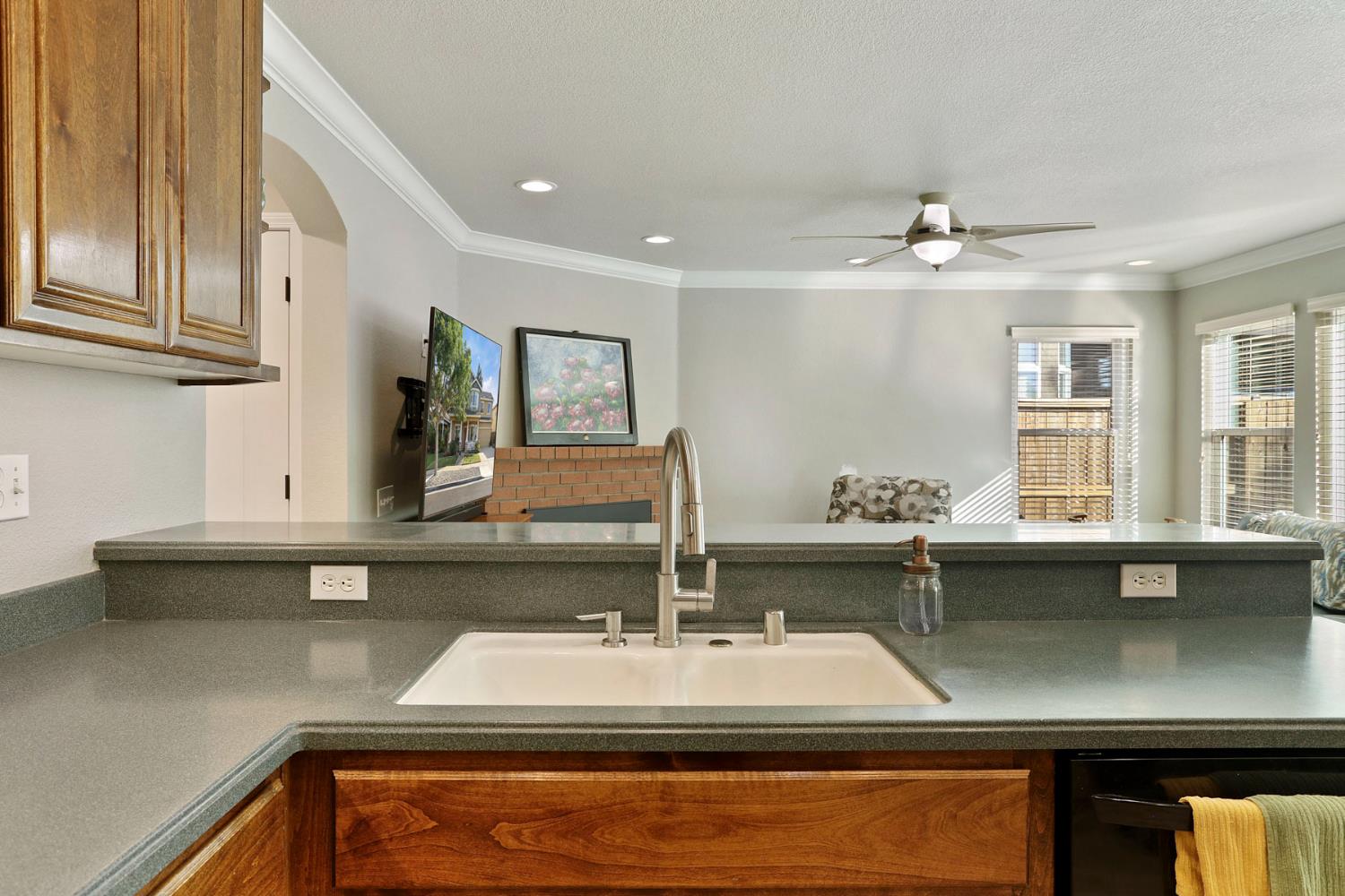 Detail Gallery Image 19 of 59 For 494 Summerton Ln, Turlock,  CA 95382 - 4 Beds | 2/1 Baths
