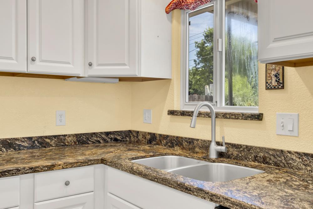 Detail Gallery Image 15 of 41 For 5548 Beauregard Way, Orangevale,  CA 95662 - 3 Beds | 2 Baths