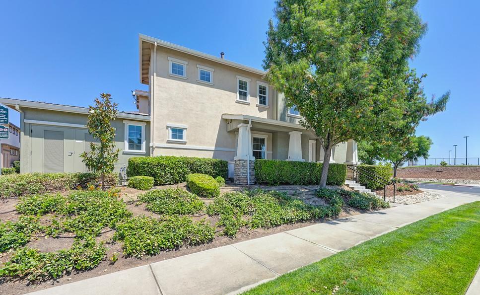 Detail Gallery Image 3 of 48 For 968 Greger St #91,  Oakdale,  CA 95361 - 3 Beds | 2/1 Baths