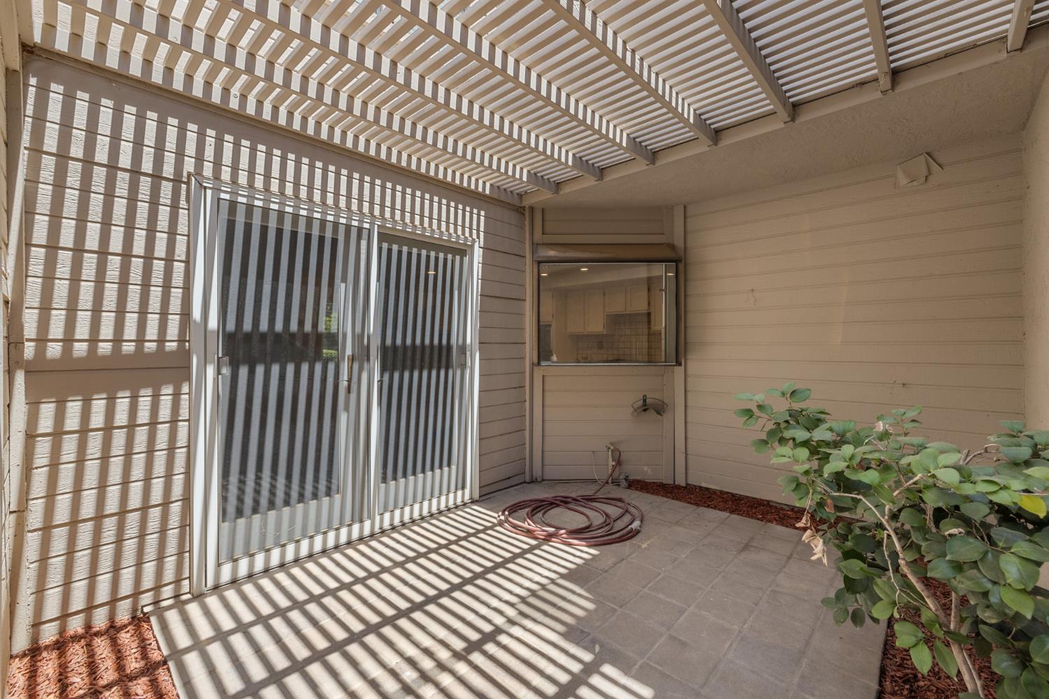 Detail Gallery Image 6 of 39 For 1347 Paseo Redondo Dr, Merced,  CA 95348 - 2 Beds | 2/1 Baths
