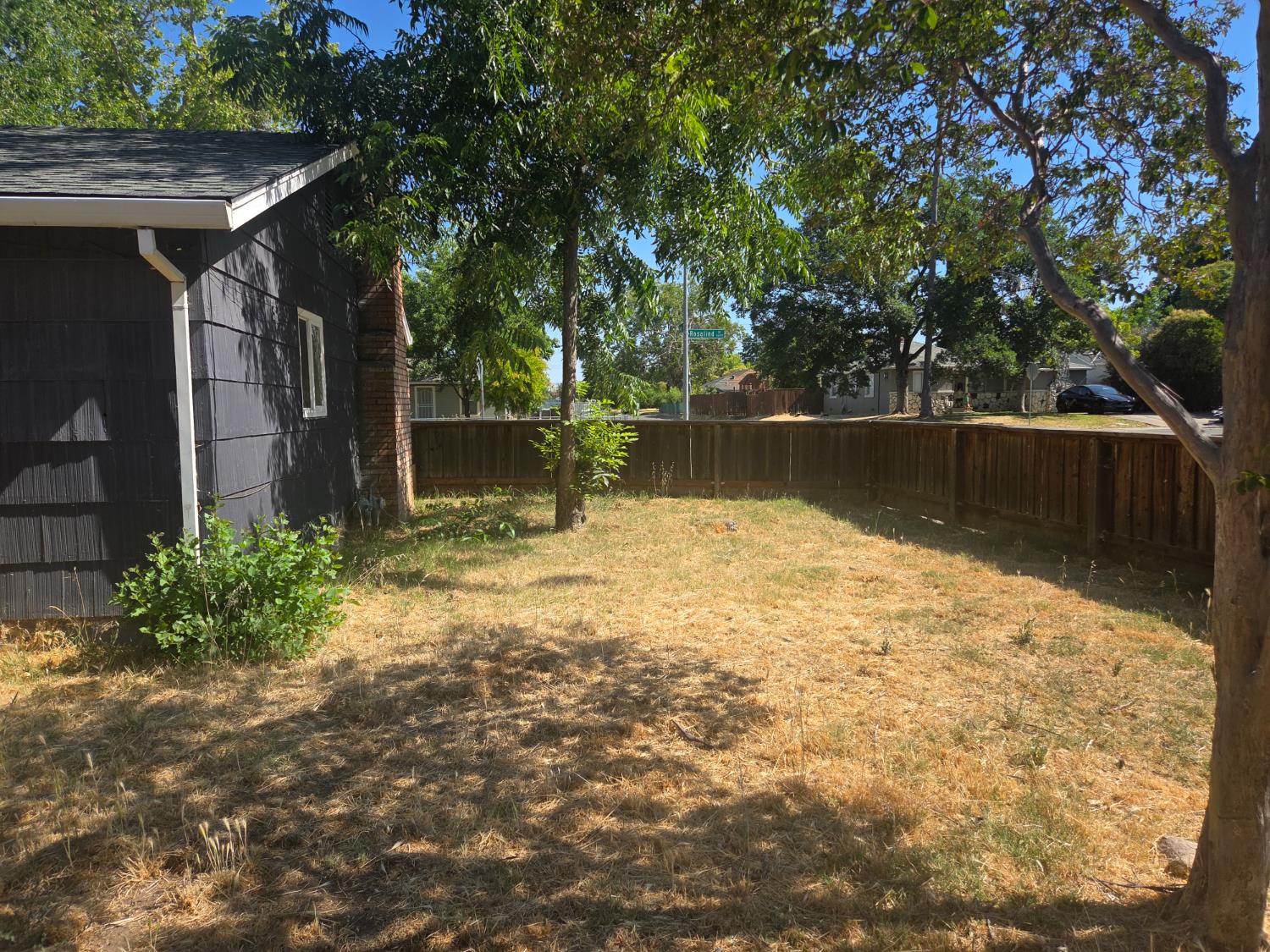 Detail Gallery Image 16 of 18 For 1672 Rosalind St, Sacramento,  CA 95838 - 2 Beds | 1 Baths