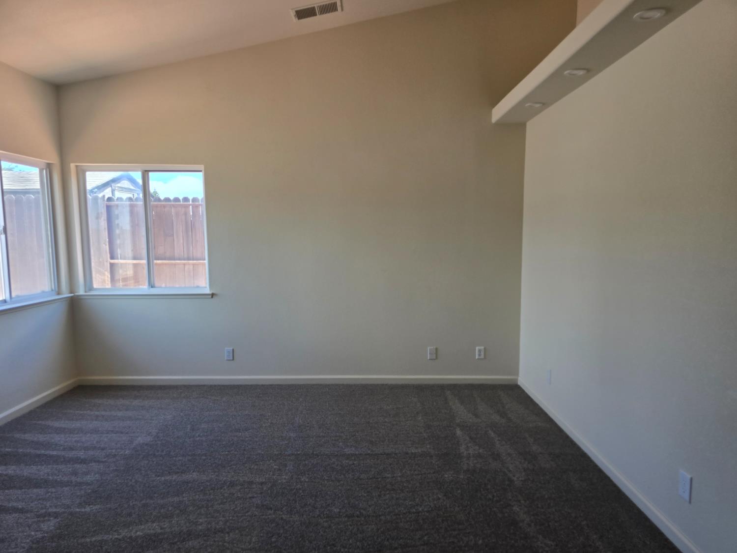 Detail Gallery Image 10 of 18 For 5509 Pountsmonth Dr, Salida,  CA 95368 - 4 Beds | 2 Baths