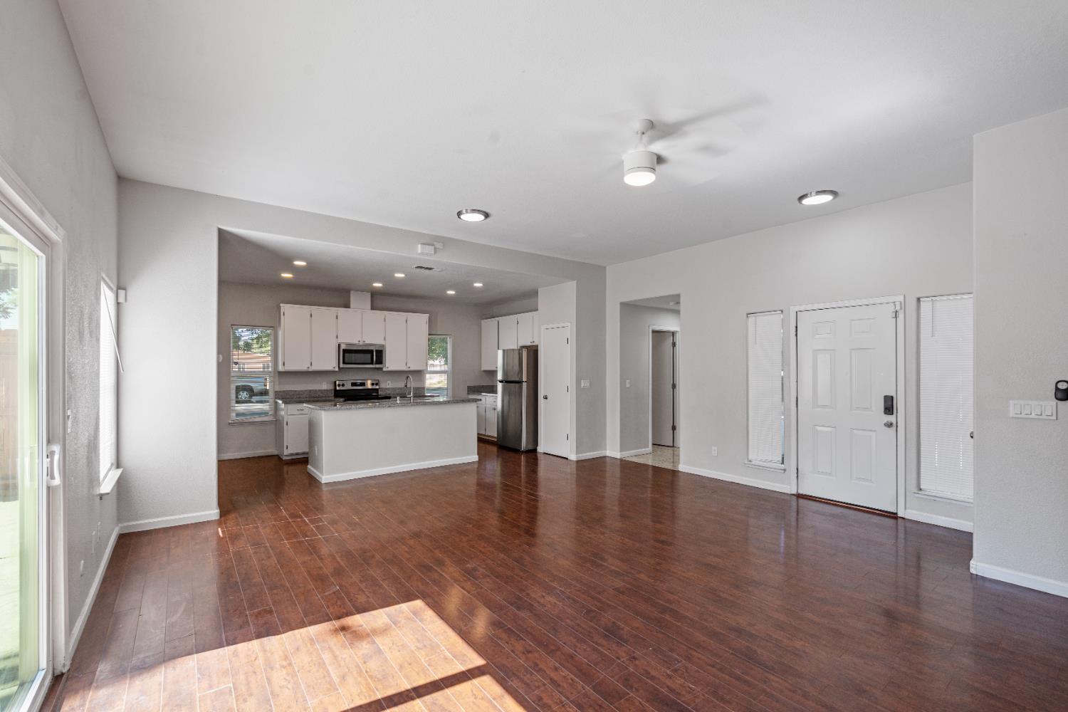 Detail Gallery Image 12 of 42 For 1319 Ronald Ave, Modesto,  CA 95350 - 3 Beds | 2 Baths