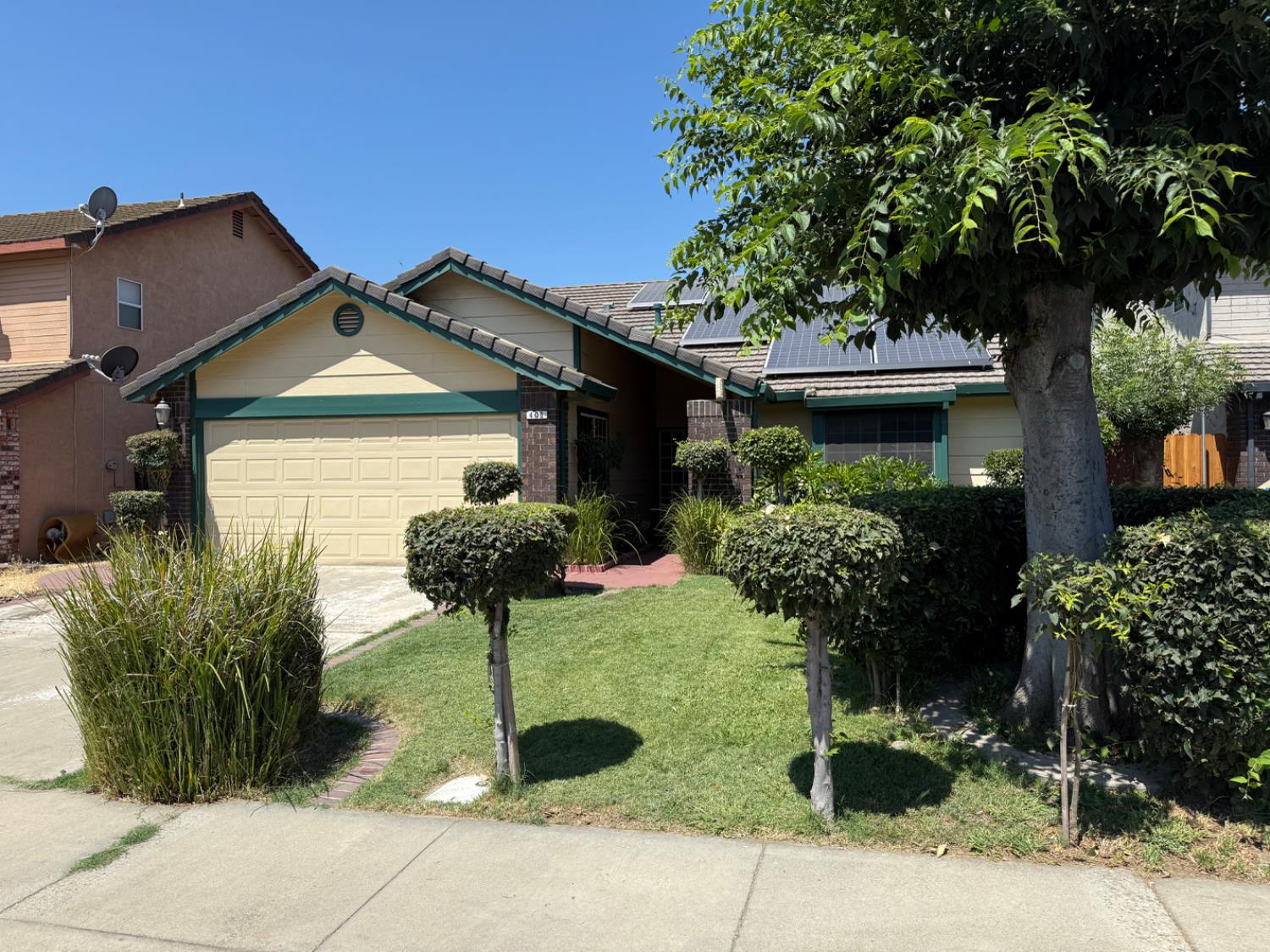 Detail Gallery Image 2 of 27 For 405 San Andreas Ct, Modesto,  CA 95354 - 3 Beds | 2 Baths
