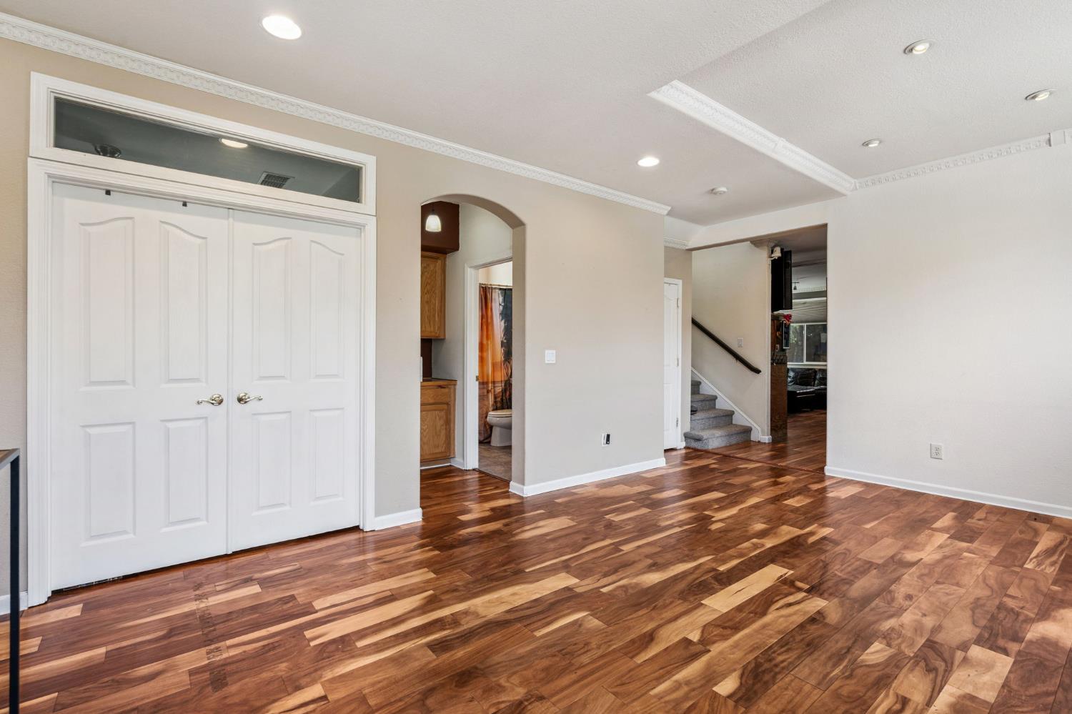 Detail Gallery Image 6 of 40 For 3 Michelson Ct, Sacramento,  CA 95835 - 5 Beds | 3 Baths