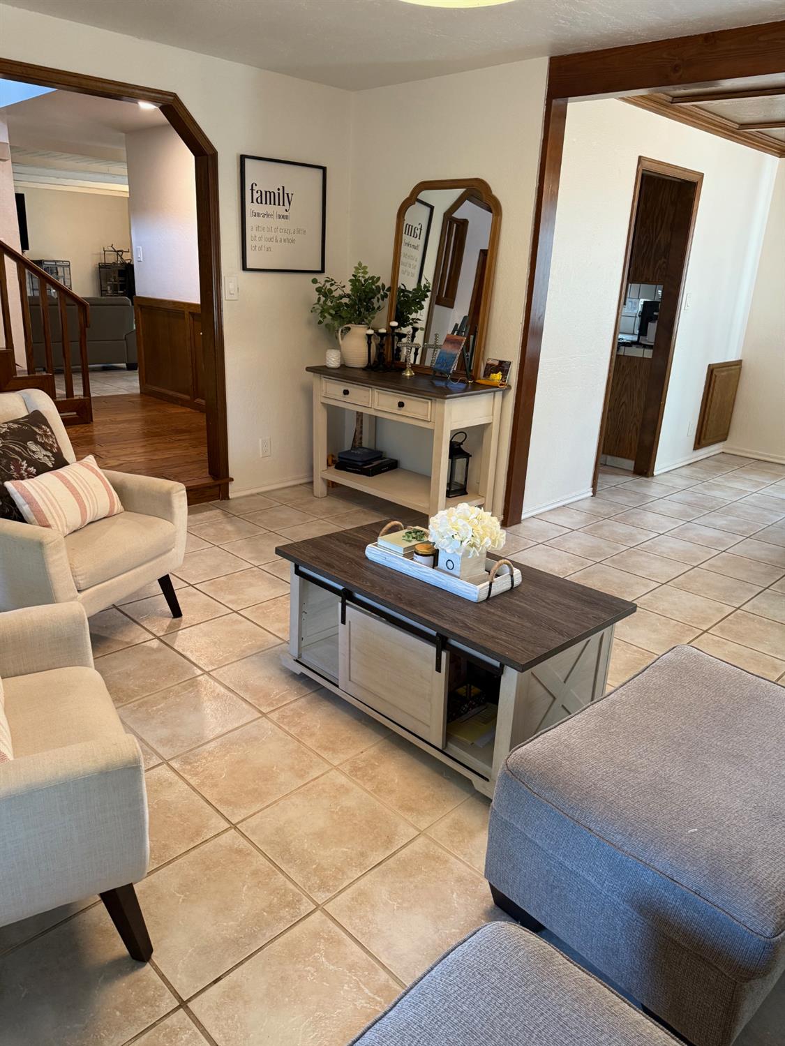 Detail Gallery Image 7 of 43 For 9853 Sleepy Hollow Ct, Stockton,  CA 95209 - 4 Beds | 2/1 Baths