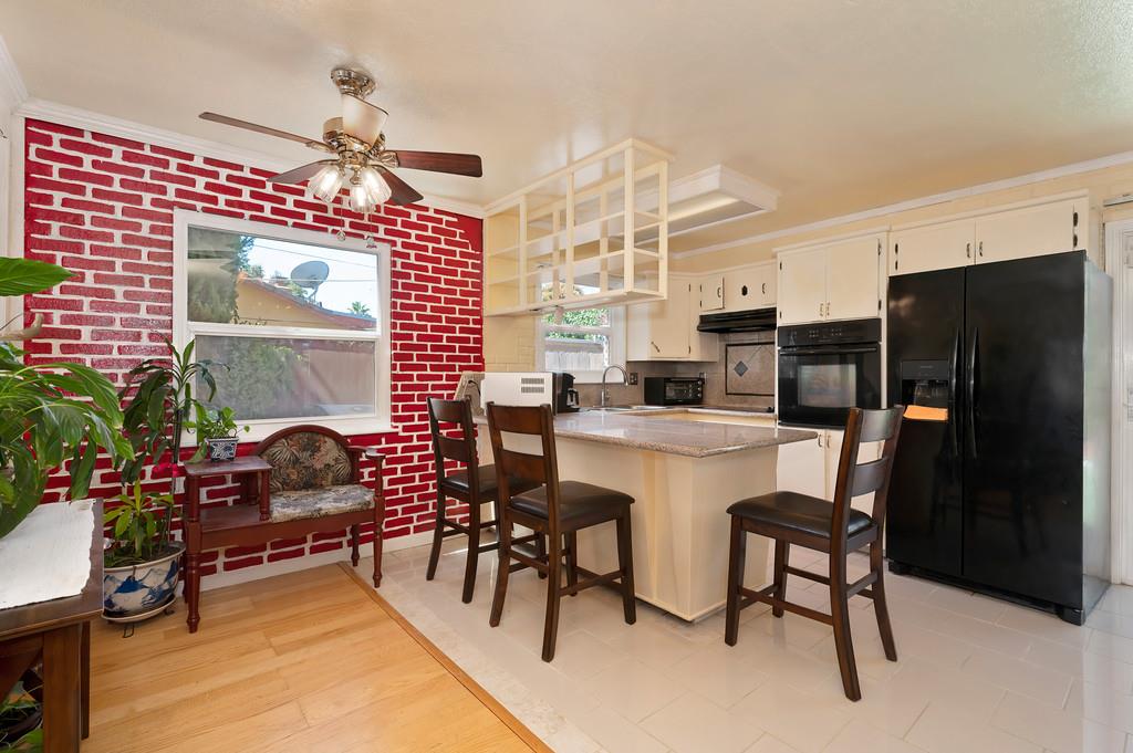 Detail Gallery Image 10 of 21 For 5433 Edgerly Way, Carmichael,  CA 95608 - 3 Beds | 2 Baths