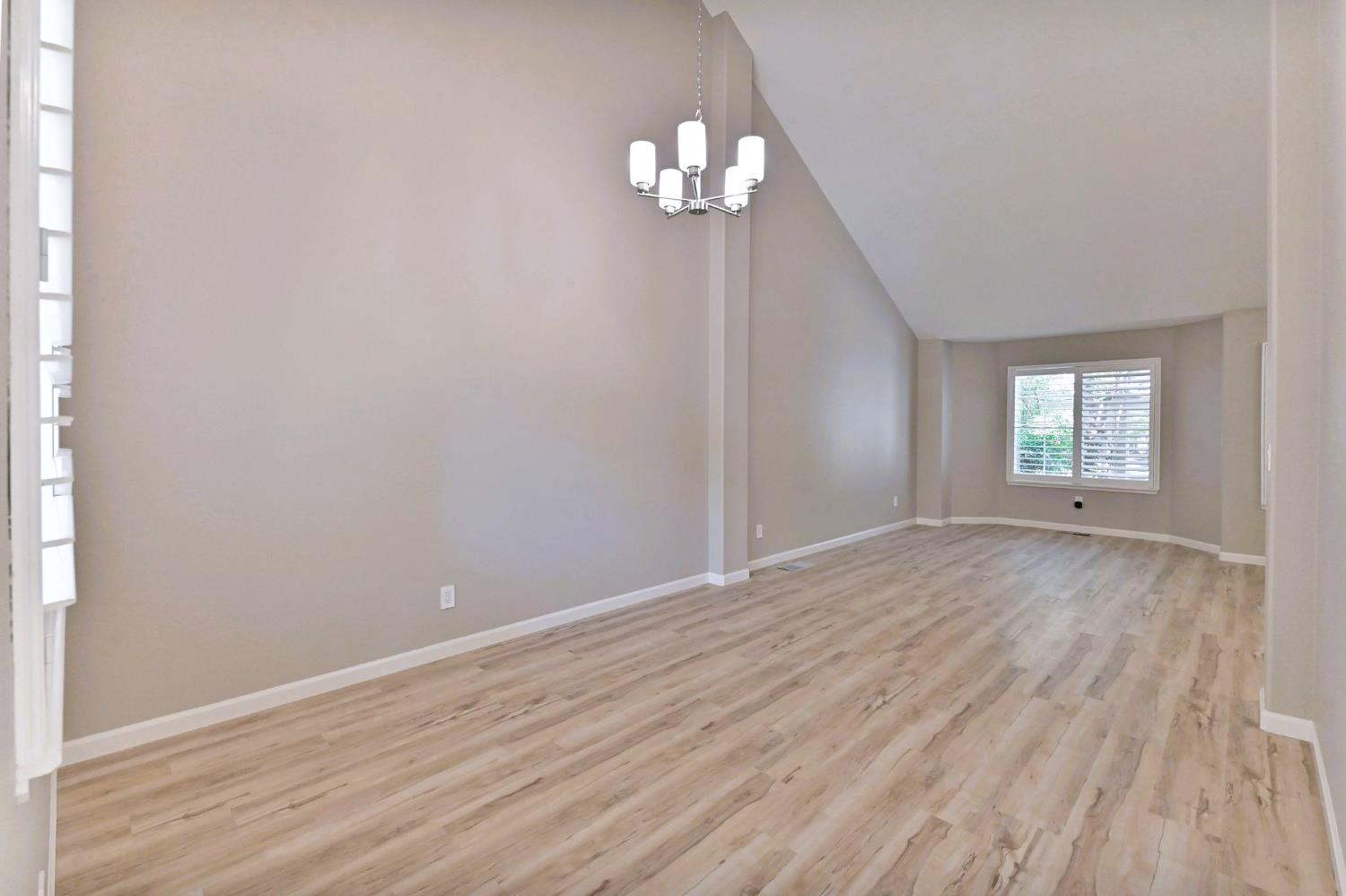 Detail Gallery Image 11 of 52 For 2216 Boston Way, Modesto,  CA 95355 - 4 Beds | 3 Baths