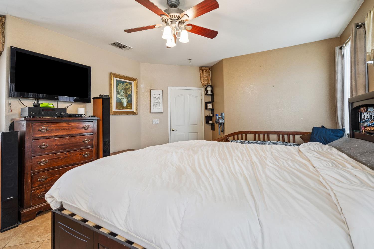 Detail Gallery Image 14 of 40 For 3 Michelson Ct, Sacramento,  CA 95835 - 5 Beds | 3 Baths