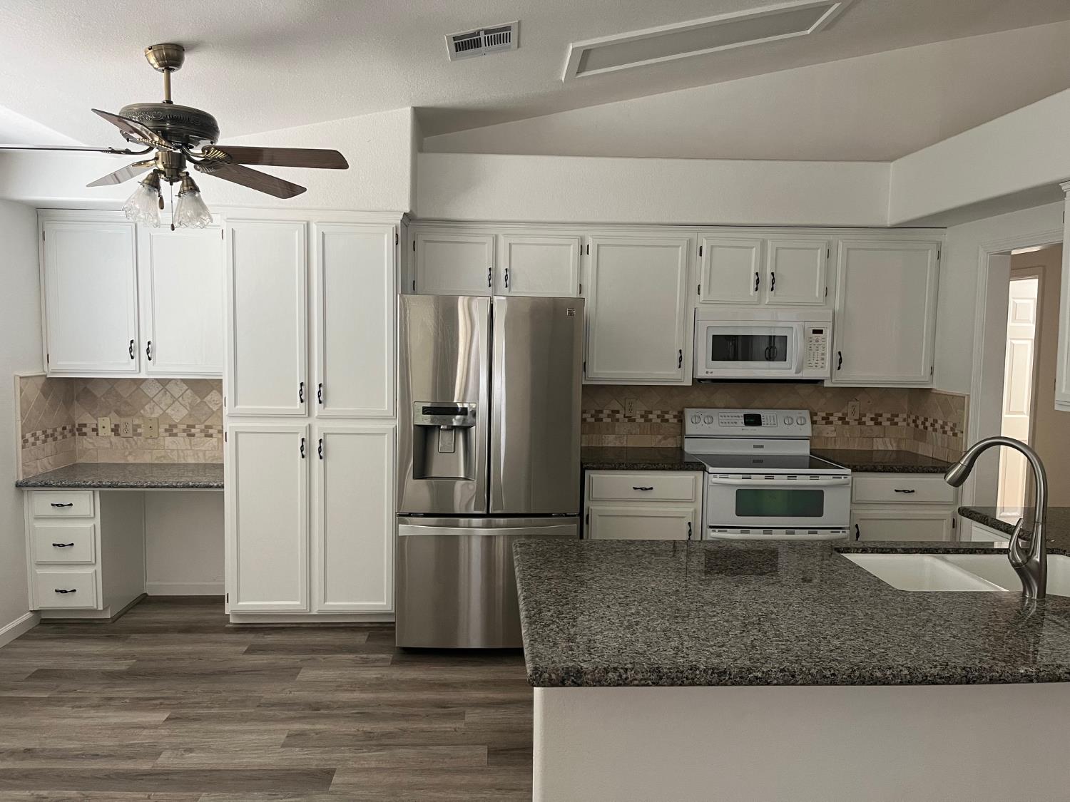 Detail Gallery Image 3 of 55 For 1462 Tumbleweed Ct, Oakdale,  CA 95361 - 3 Beds | 2 Baths